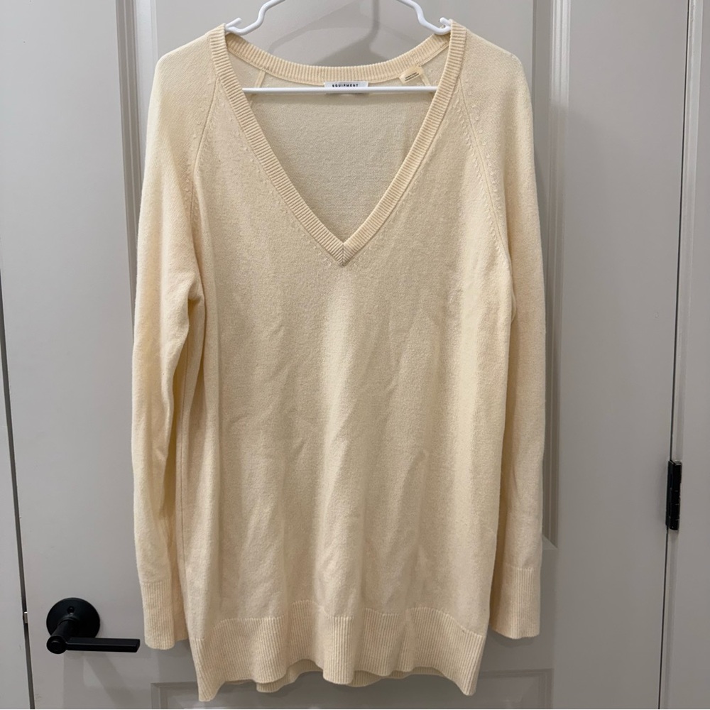 Equipment Femme 100% Cashmere Cream V Neck Sweater Size Medium Ivory Soft Knit